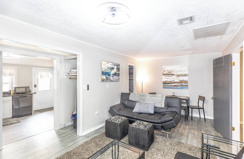 Fruitland Park Apartment | Large one-bedroom with king-sized bed in beautiful Fruitland Park