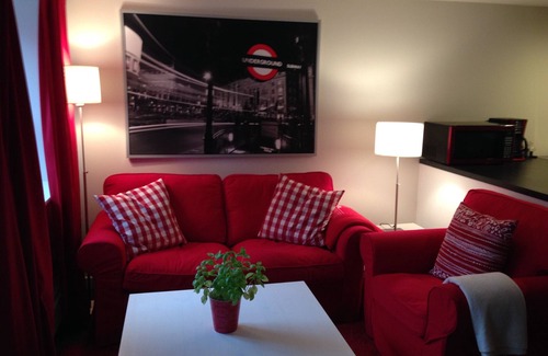 Troy Apartment | Large One bedroom - Studio Near RPI and Sage Colleges. Walk to Downtown Troy