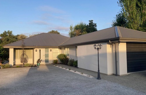 Stoke House | Large or Multiple Family Home