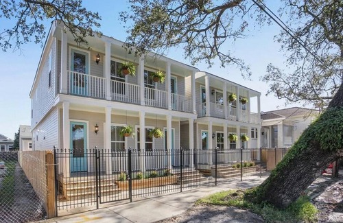 Faubourg Delassize Villa | Large Orleans Villa