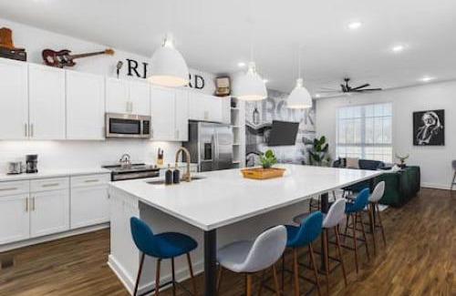 Cleveland Park House | Large Patio, Rooftop Deck and Garage, 3 Miles to Broadway