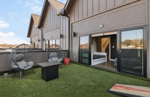 Cleveland Park House | Large Patio, Rooftop Deck and Garage, 3 Miles to Broadway