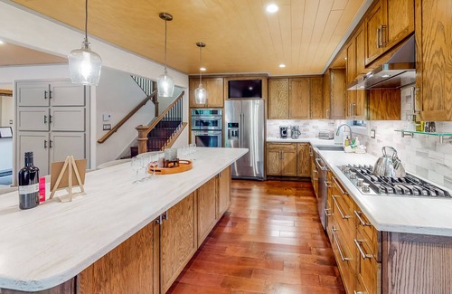 East Stroudsburg House | Large Penn Estates home with private hot tub, fireplace & pool table - dogs ok