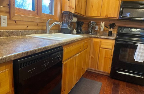 Garrison Cabin | Large Pet-Friendly Family Cabins