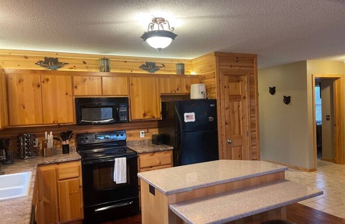 Garrison Cabin | Large Pet-Friendly Family Cabins