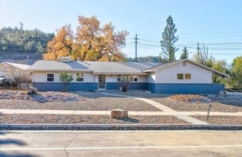 Northeast Colorado Springs Villa | Large Pet-Friendly Sleeps 10 Near Palmer Park