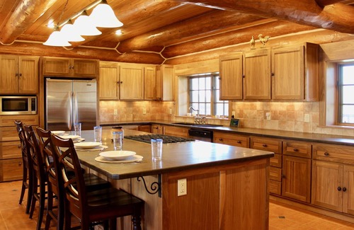 Shell House | Large, picturesque luxury log home for the whole family.