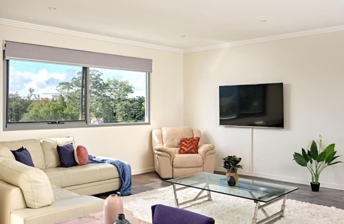 Warrawee Apartment | Large Premium Warrawee Apartment with Parking A401