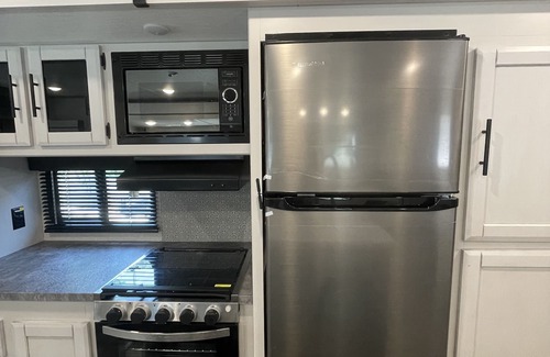 North San Antonio - SAT House | Large private 1bdrm RV near Medical Center in San Antonio