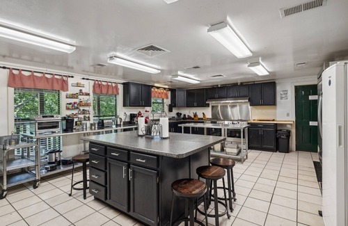 Sevierville Cabin | Large Private Douglas Lake Lodge- 12 acres- Sevierville