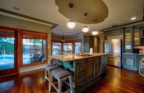 Lower Sumas Mountain House | Large private home w/Pool, Hot Tub, Poker table, Pool Table, Karaoke Sleeps 19