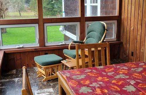Clatskanie House | Large private home with dock on Beaver Creek. n