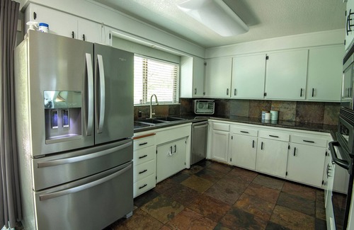 Lakehead House | Large Private Oasis with Pool/Hot tub in Beautiful Lakehead with Amazing Views