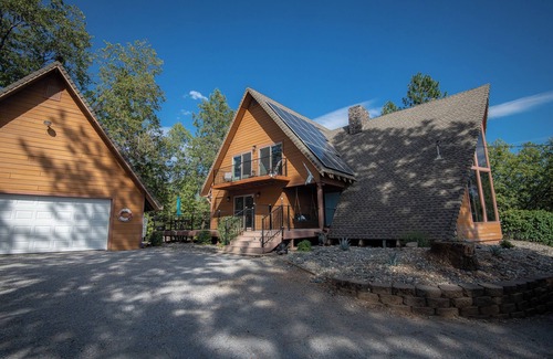 Lakehead House | Large Private Oasis with Pool/Hot tub in Beautiful Lakehead with Amazing Views