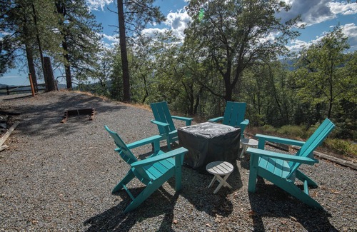 Lakehead House | Large Private Oasis with Pool/Hot tub in Beautiful Lakehead with Amazing Views