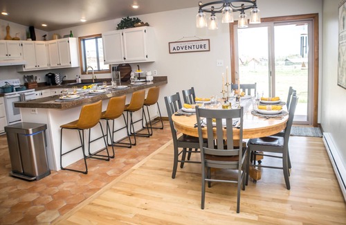 Durango - Purgatory House | Large Private Ranch, Dog Friendly, Hot Tub, Pool Table, Week and Month Discounts