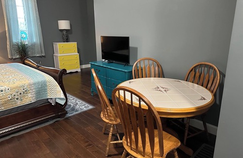 East Point Bed & Breakfast | Large private room in a large home nestled in the mountain of Johnson county Ky.