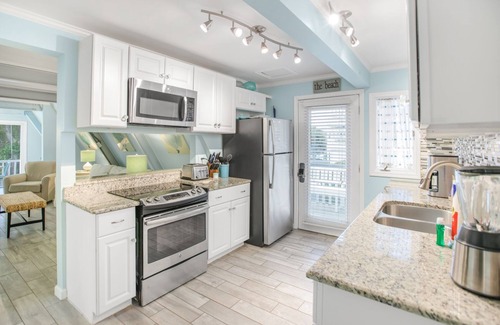 Gulfview Heights House | Large Private Heated Pool - Pet Friendly - Close to the Beach
