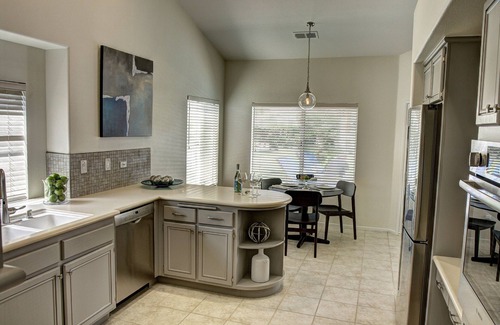 Topaz House | LARGE, PRIVATE Yard & Heated, Saltwater Pool/Spa, Detached Casita, Peloton
