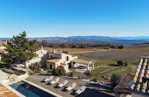 Lagarde-d'Apt House | Large property for rent in Provence: Lavande et Merveilles