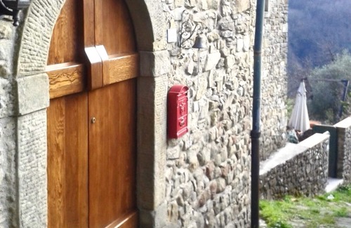 Popiglio House | Large quality Medieval house with pool. Sleeps 20+. Complete privacy.