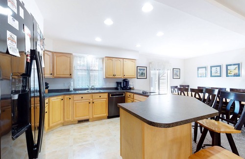 Caine Woods House | Large, Quiet Family Home w/Deck, Porch & WiFi - Walk to the Beach, Shops & More