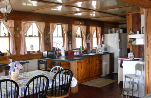 Hardy Cabin | Large remolded hunting lodge with beautiful views of the Spring River Falls