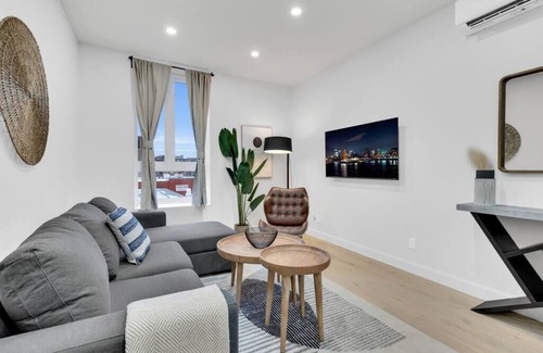 Southwest Condo | Large renovated 1 bedroom, king bed, sleep 4