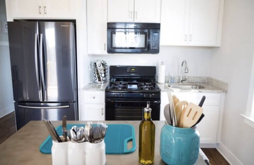 Forest Park Apartment | Large Renovated Delightful 2nd Floor Suite in Forest Park