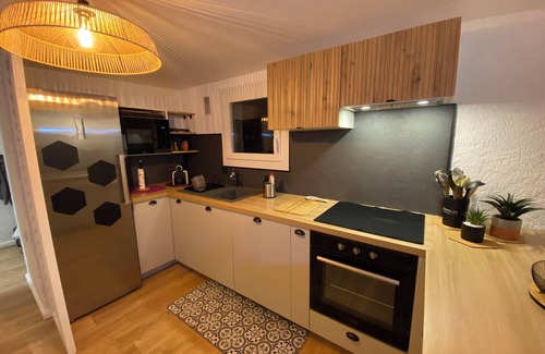 Saint-Hippolyte Apartment | Large renovated duplex 6/8 persons Private estate with 2 swimming pools - 10 min beaches