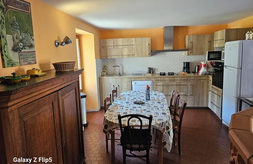 Caille House | Large renovated farm