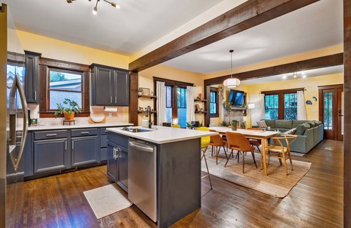 Greenwood House | Large, Renovated Hip & Historic Craftsman in 5 Points - 2 Miles from Downtown