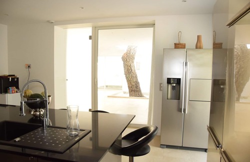 Guerrevieille Villa | Large renovated property with sea view, indoor pool, beaches 50 meters away