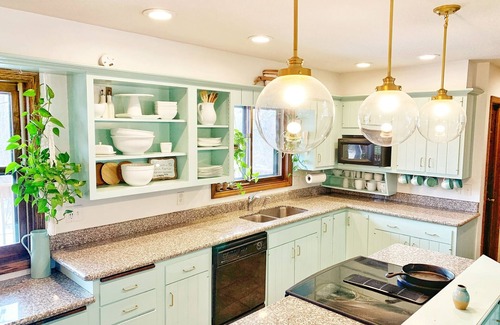 Mendota Heights House | Large Retreat Minutes From Both Downtowns, Mall of America, and Airport