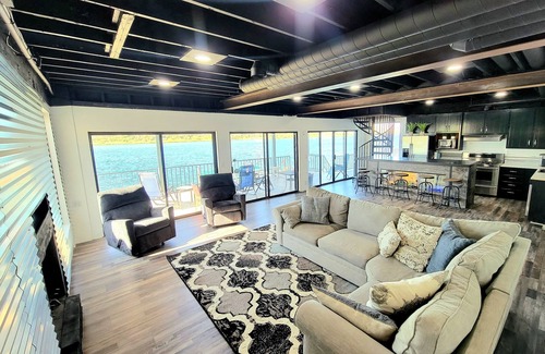 Bullhead City House | Large Riverfront with private dock, views, large lot and in a prime location!