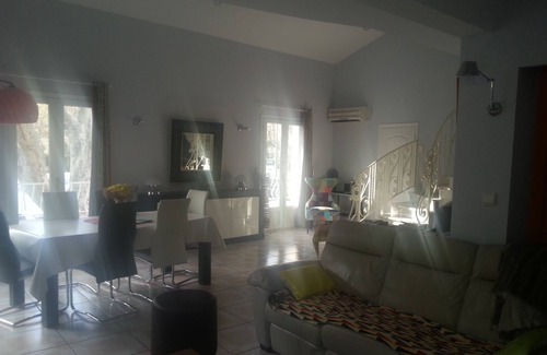 Perpignan Apartment | large room for rent with terrace and garage, downtown Perpignan