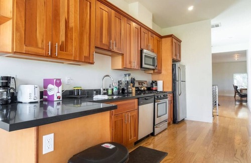 Mission District Condo | Large Room in center of SF in Renovated Building