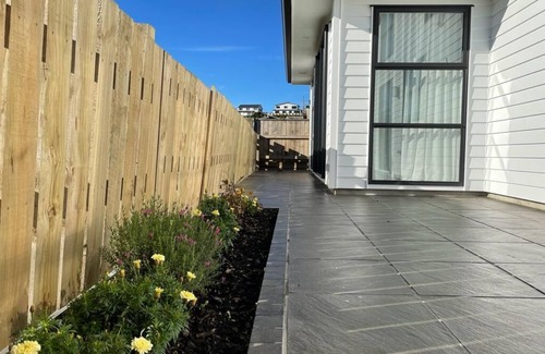 Tawa House | Large room, private entry, free wifi