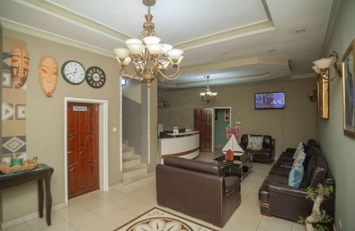 Lubumbashi Cabin | Large Room with Free Breakfast