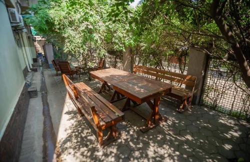 Lubumbashi Cabin | Large Room with Free Breakfast