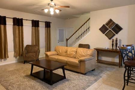 Barker House | Large, Sanitary 5 Bedroom House With A View In West Houston, Free WiFi