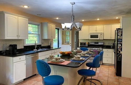 Andover House | Large Scenic Home, Safe Quite Neighborhood, 30 min to Boston, Nashua, Manchester