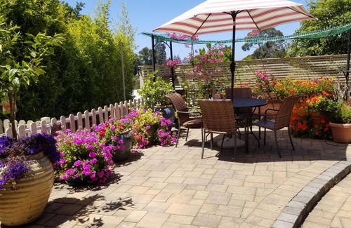 Upper Rockridge Cottage | Large secluded guest suite with patio & garden looking on the Golden Gate Bridge