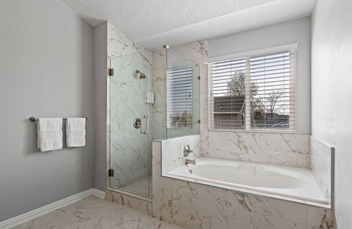 Farmington House | Large Serene Farmington Retreat, Close to Lagoon, SLC, Park City & 8 Ski Resorts