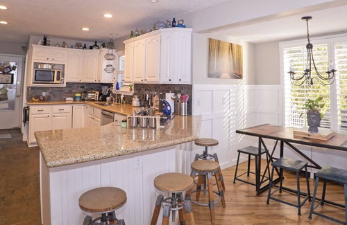 Sandy House | Large Ski Home w/Hot Tub and Mountain Views at Base of Little Cottonwood
