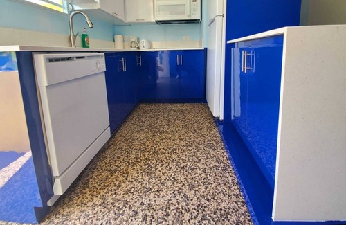 Catano House | Large Space close to Ferry n Ocean view