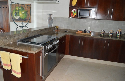 Colonia 5 de Diciembre Condo | Large spacious 2 Bedroom 2 Bathroom condo with spectacular Bay Views.