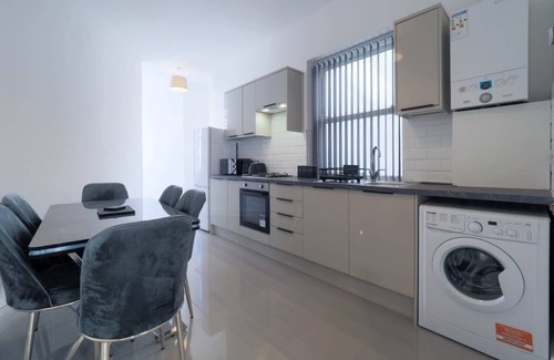 Camden Town with Primrose Hill Apartment | Large Spacious 4 Bed Luxurious Flat In Camden Close To Camden Market