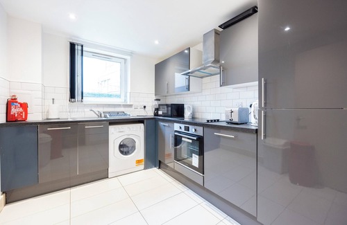 Limehouse Apartment | Large Spacious Apartment Canary Wharf E14- GROUP Accommodation