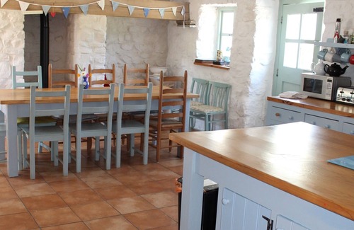 St Brides House | Large spacious Cottage in coastal location, sleeps up to 12 in 4 bedrooms